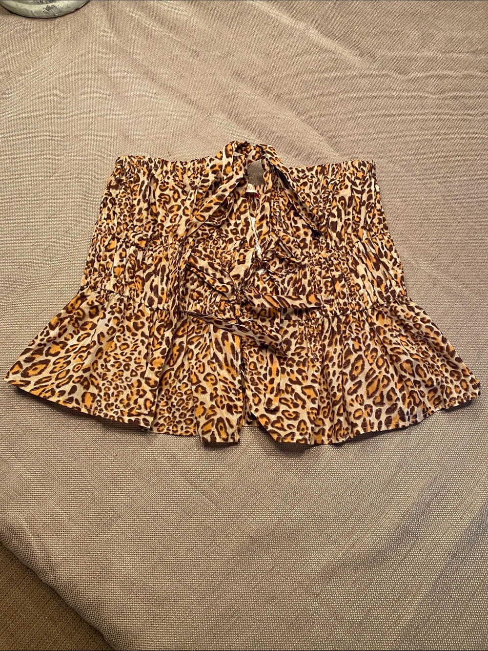 Olivaceous women’s medium top